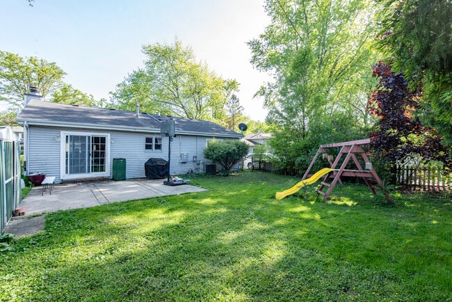 Building Photo - 354 Heather Ave