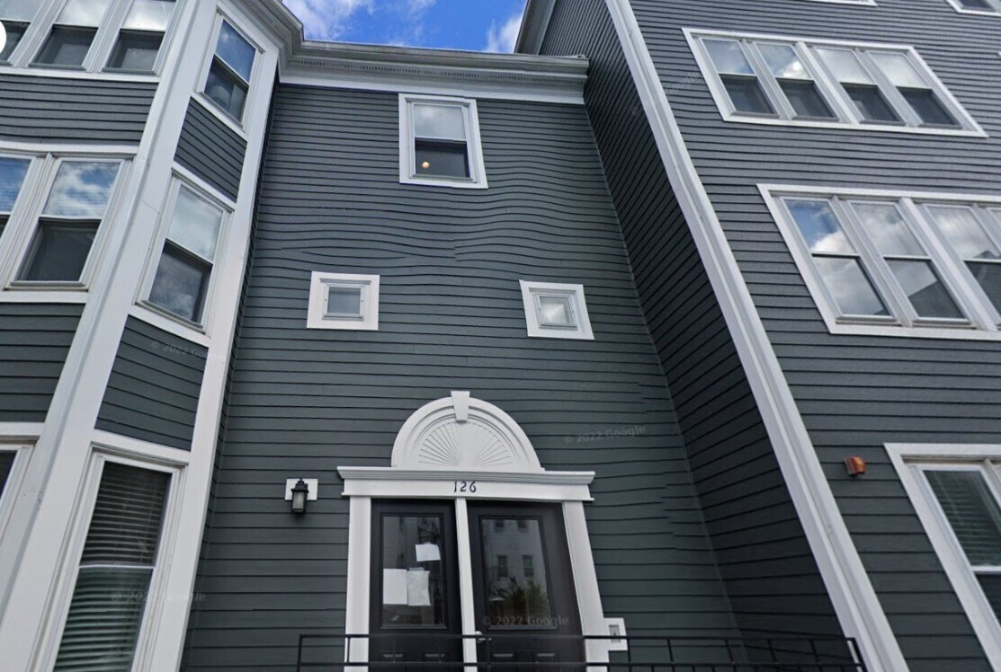 Building Photo - 126 Tudor St