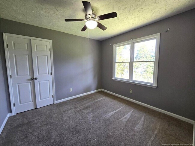 Building Photo - 7132 Dayspring Dr