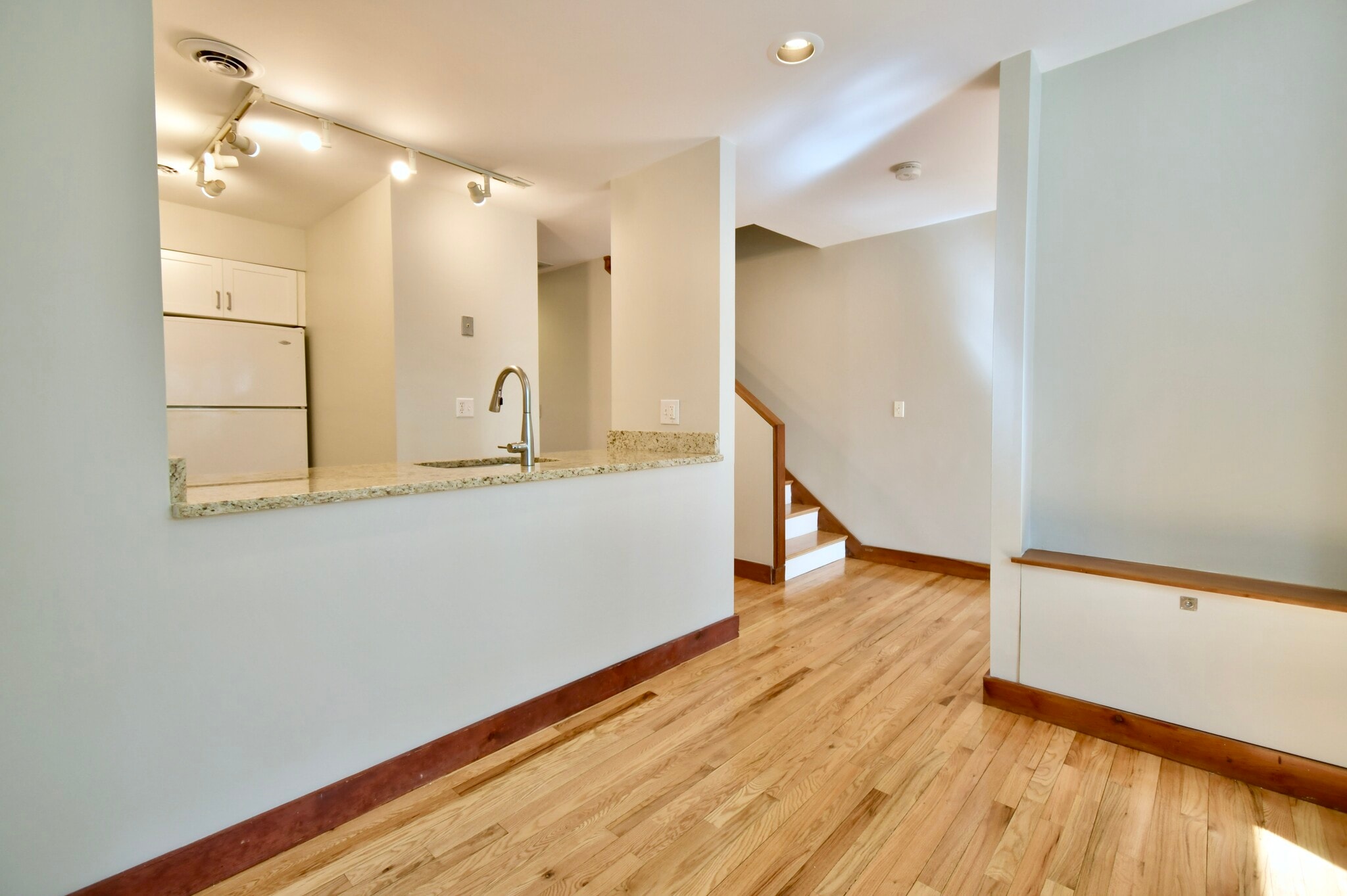 Building Photo - 39E Bellis Cir