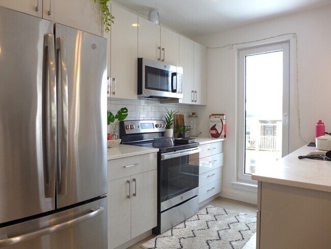 Primary Photo - 2846 Washington St