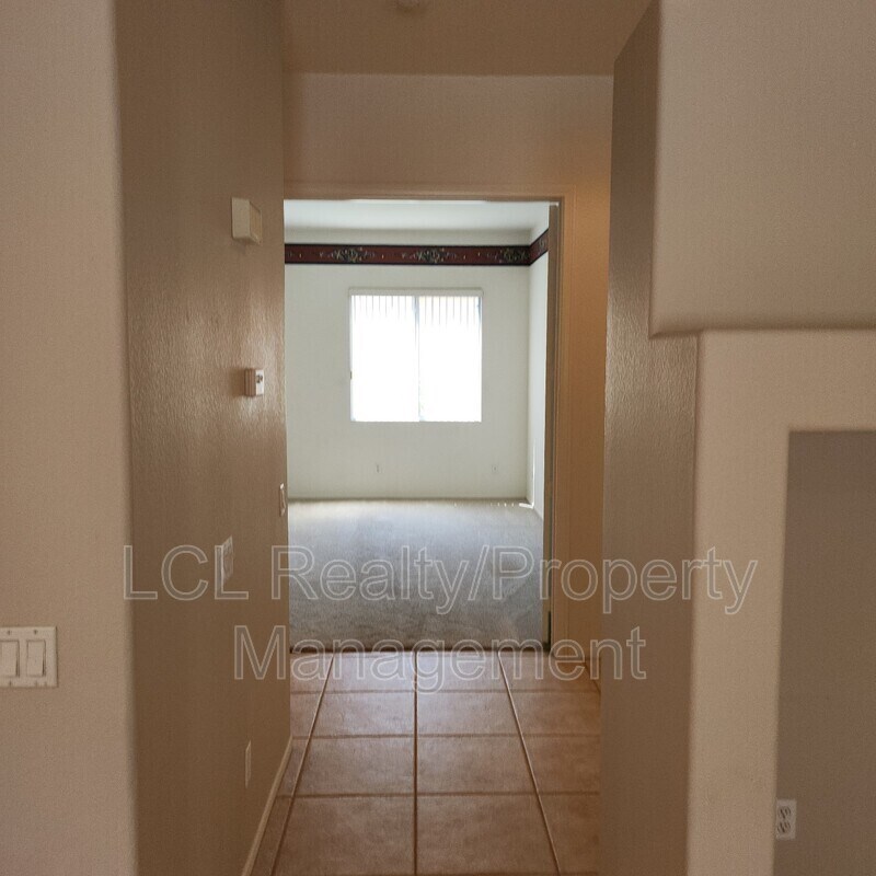 Building Photo - 28650 Shady Brook Dr