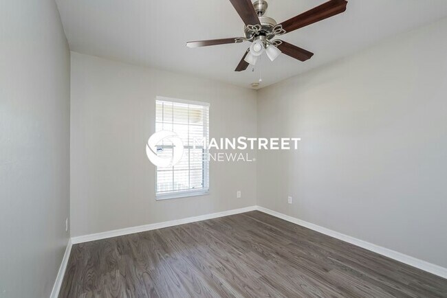 Building Photo - 3 Bedroom Pet-Friendly Home in LEHIGH ACRE...