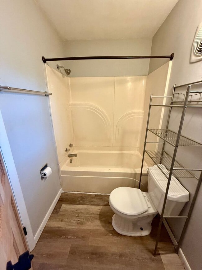 Building Photo - 3 Bed 1 Bath Single Family Home in Rothschild