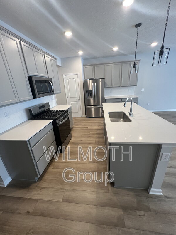 Building Photo - 7300 Shroyer Wy