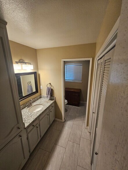 Building Photo - 1460 Berry Dr