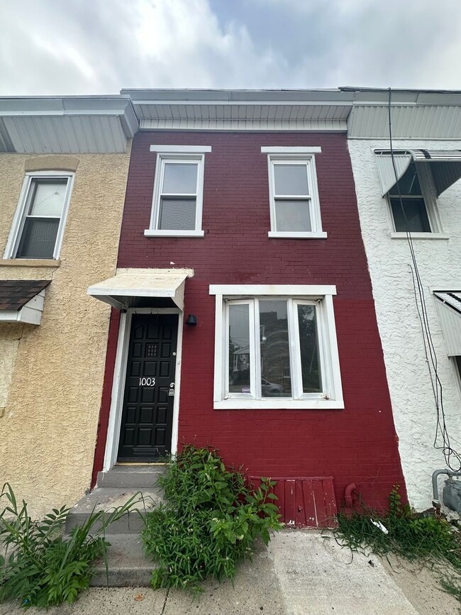 Primary Photo - 2 Bedroom, 1 Bath Town Home