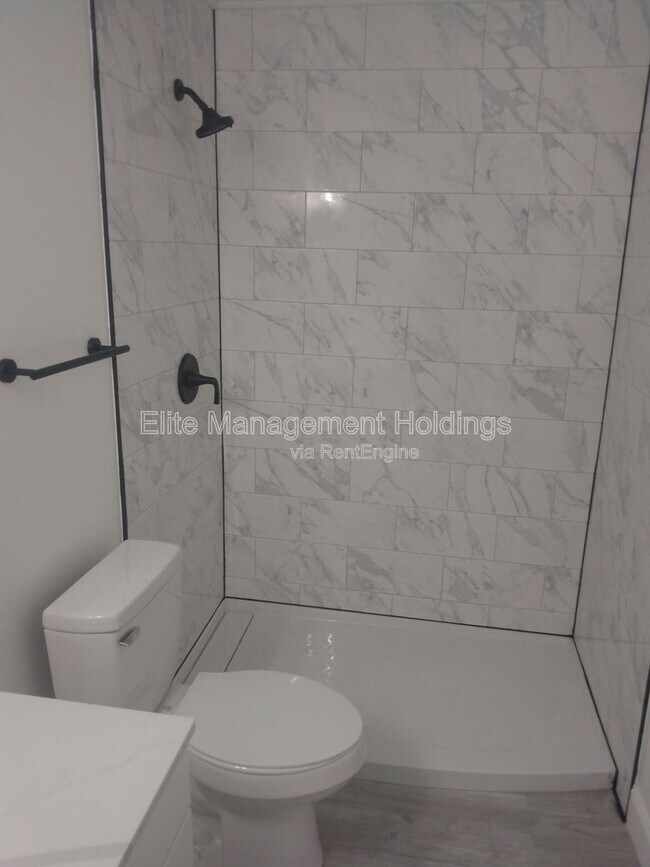 Building Photo - 1755 6th Ave