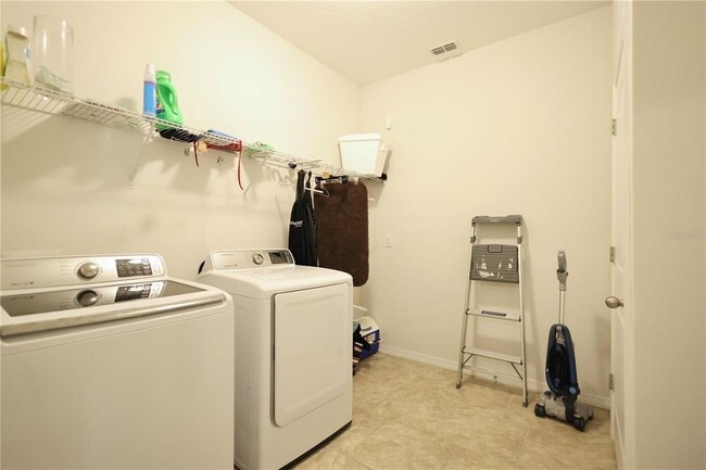 Building Photo - 1820 Veterans Dr.