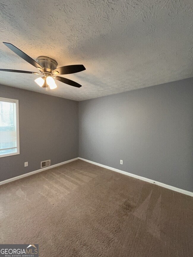 Building Photo - 1682 Charmeth Rd