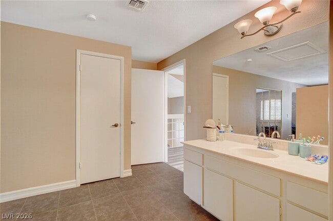 Building Photo - 2408 El Cortez Ave