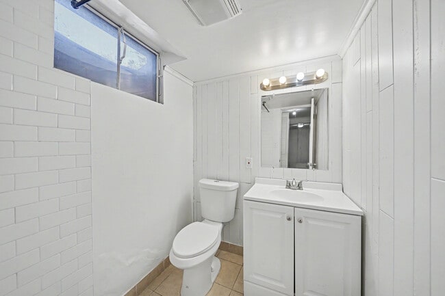 Building Photo - 2303 Braun Ct