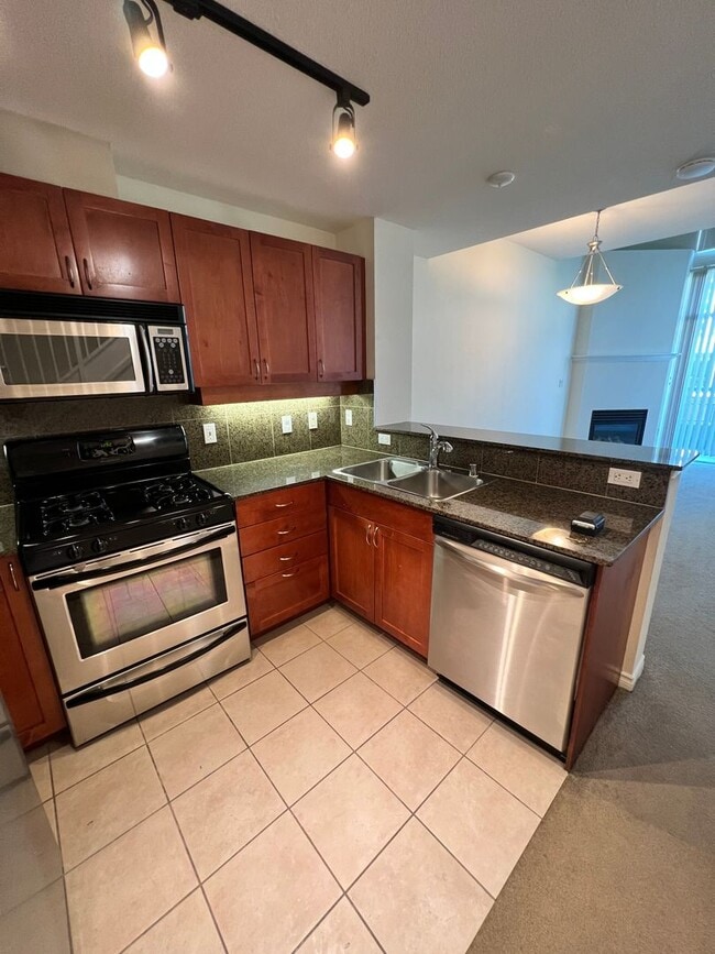 Building Photo - Little Italy 1 Bed/ 1.5 Bath, Loft at Treo!