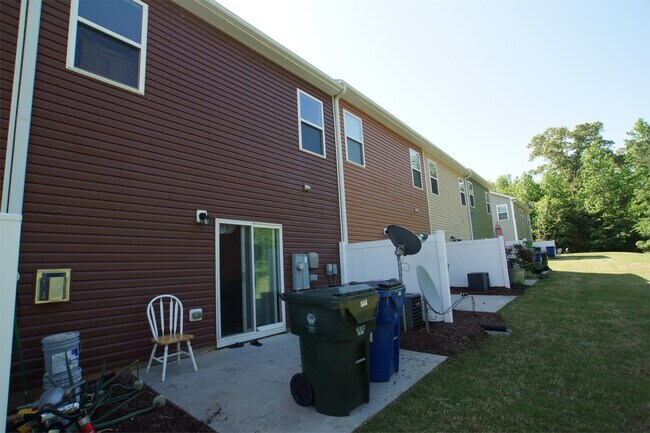 Building Photo - 2236 Stoney Spring Dr