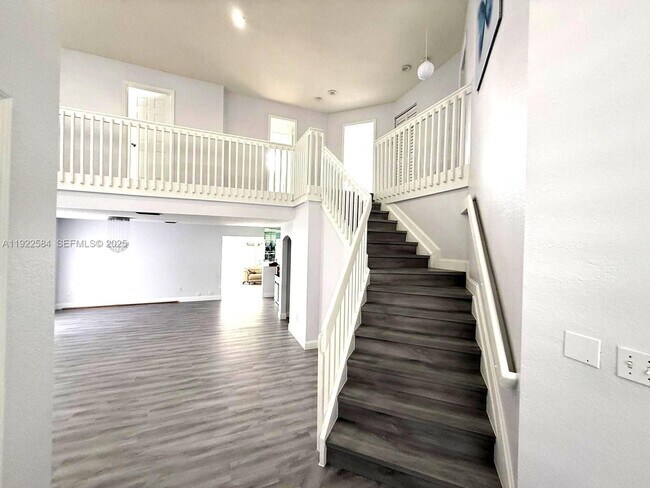 Building Photo - 9352 SW 155th Ave