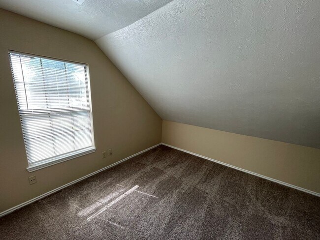 Building Photo - Perfect Home for you!