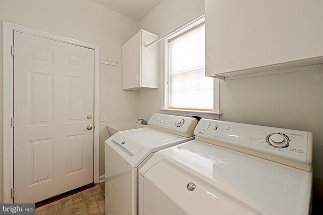 Building Photo - 47174 Chambliss Ct