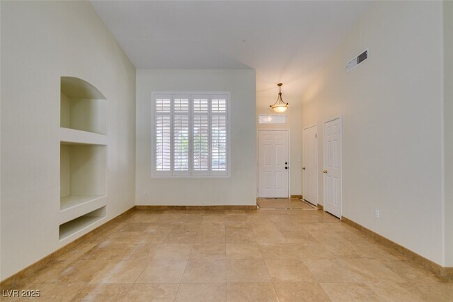 Building Photo - 9530 S Soloshine St
