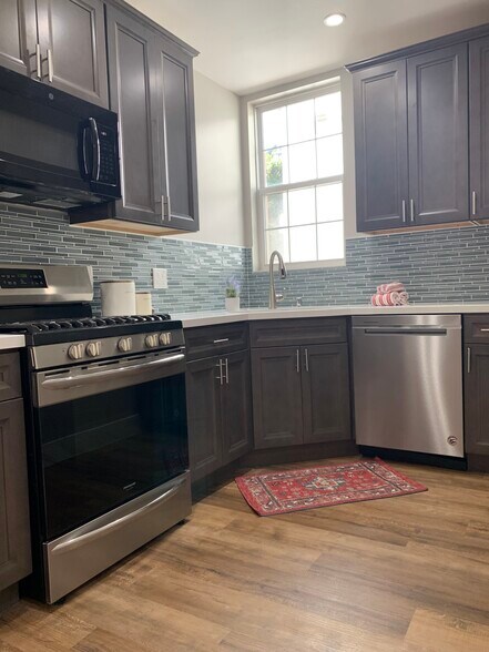 Building Photo - 4236 Cleveland Ave