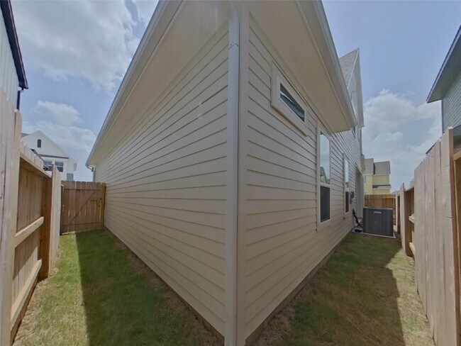 Building Photo - 22808 Terrazzo Dr