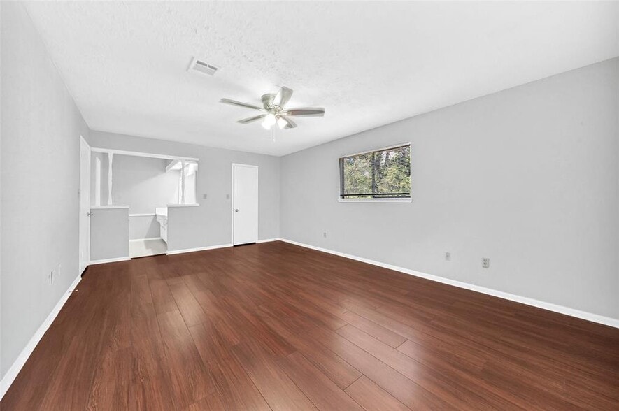 Primary bedroom - 5703 Green Timbers Dr