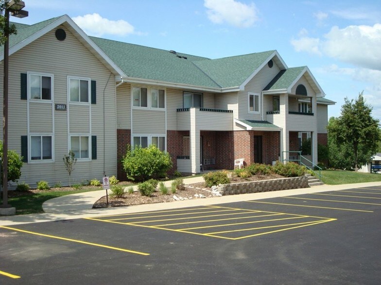 City View Apartments 2021 Barton Ave West Bend WI 53090 Apartment