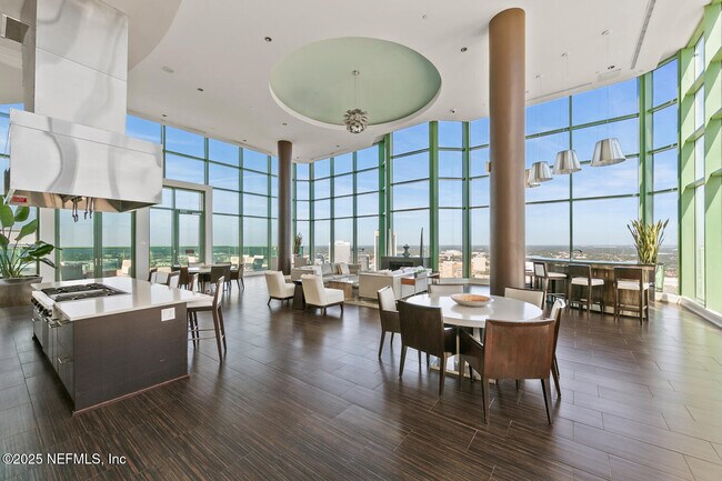 Building Photo - 1431 Riverplace Blvd