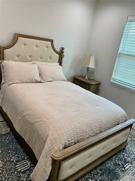 Building Photo - 2129 Lorraine Dr