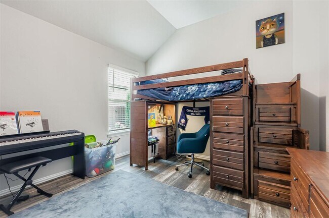 Building Photo - 202 Pulitzer Dr