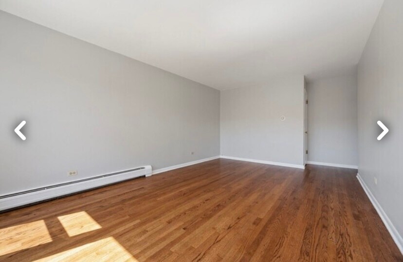 Building Photo - 4912 W Berteau Ave
