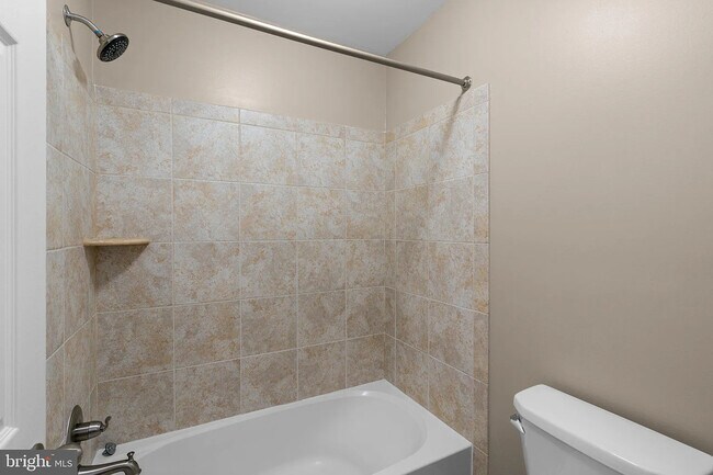 Building Photo - 920 St Martins Loop