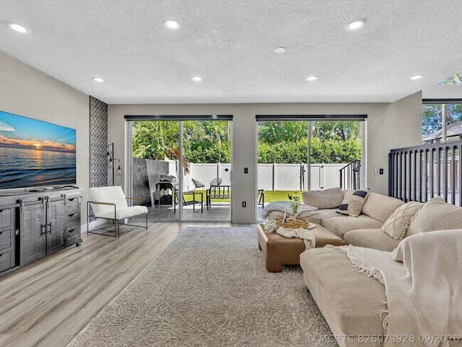 Building Photo - 7834 Oak Grove Cir