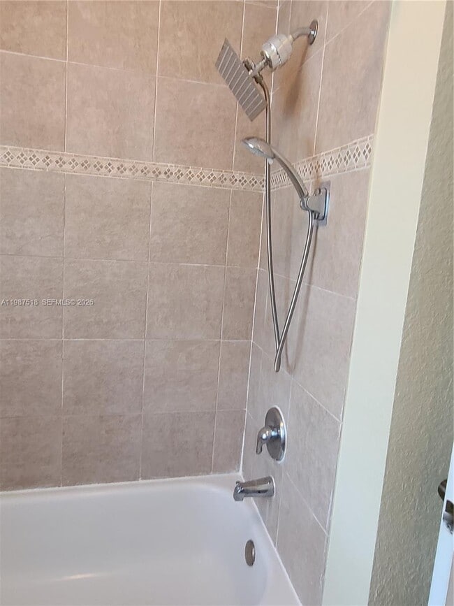 Building Photo - 3071 Riverside Dr