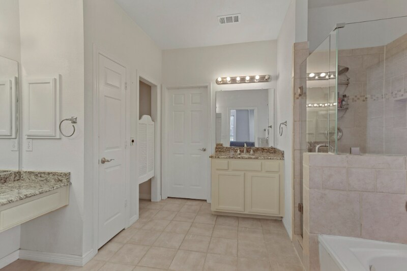 Building Photo - 2209 Micarta Dr