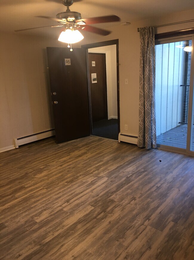 Building Photo - Larimar Apartments