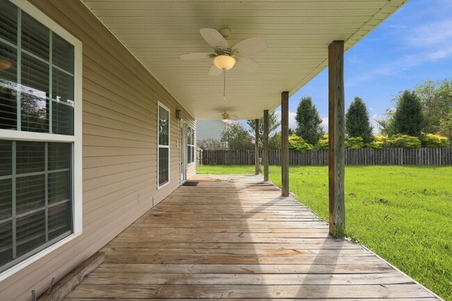Building Photo - 116 Spring Leaf Ln