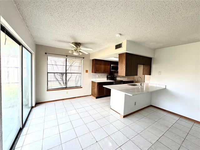 Building Photo - 3309 Ivanhoe Ln