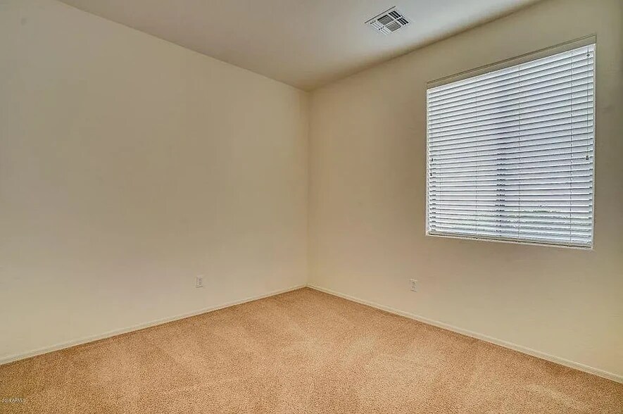 Bedroom 2.1 - 3470 E Riopelle Ave