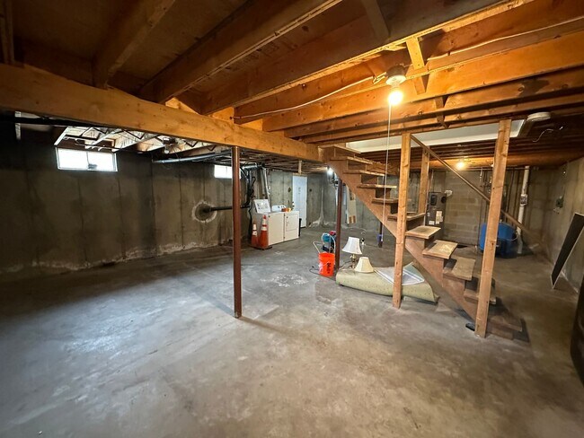 Building Photo - 169 Rocky Hill Rd