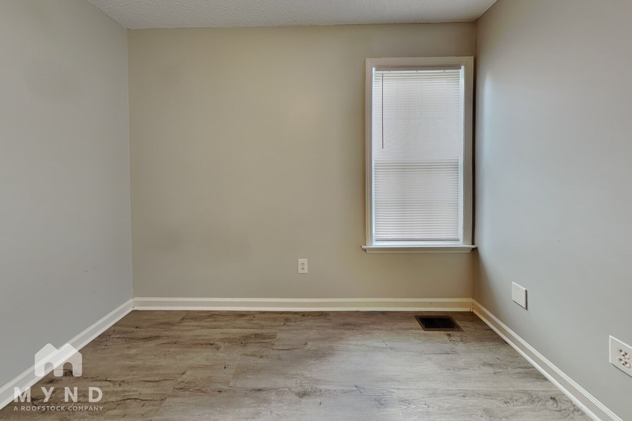 Building Photo - 928 Shannondale Dr
