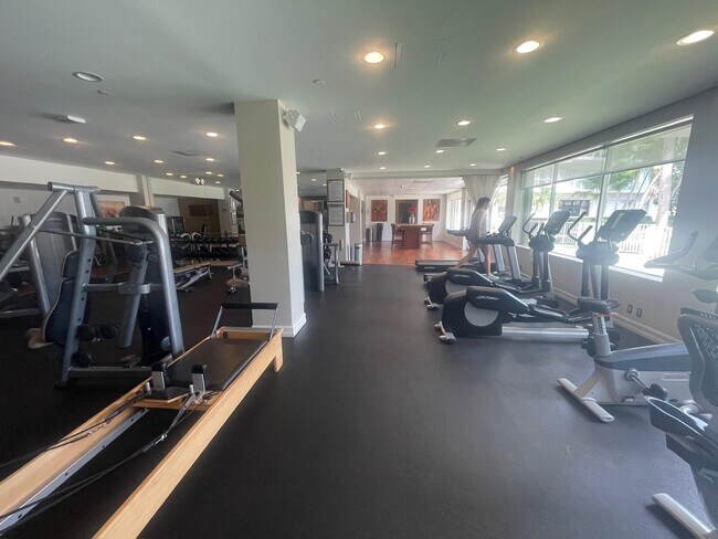 Building Photo - 2451 Brickell Ave