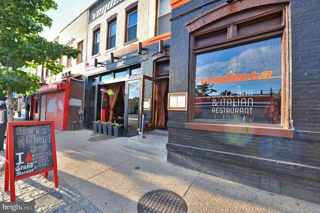 Building Photo - 919 12th St NE