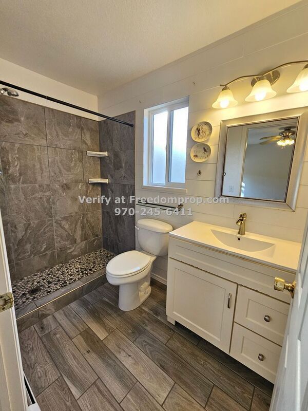 Building Photo - 740 Gold Rush Dr