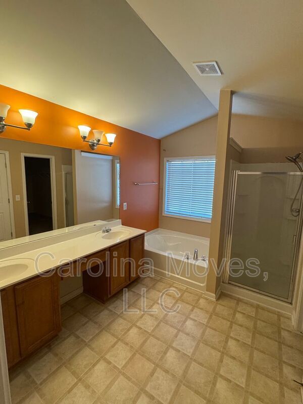 Building Photo - 108 Tagus Ct