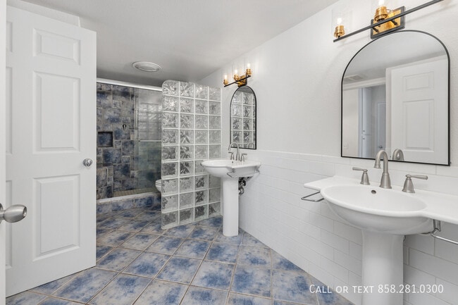 Building Photo - 3911 Camino Lindo