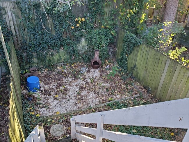 Building Photo - 510 W Orange St