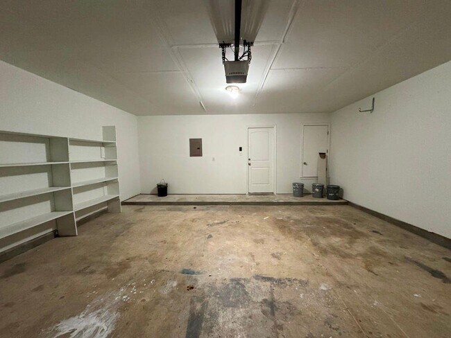 Building Photo - 15206 Walcott Dr