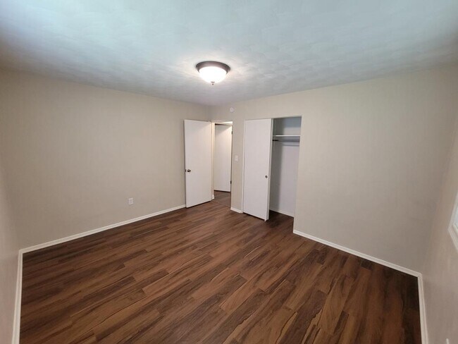 Building Photo - 3771 Bruneal St