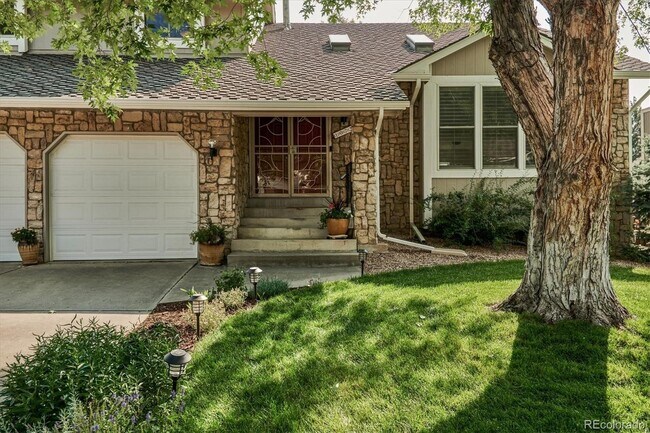 Building Photo - 10725 E Maplewood Dr