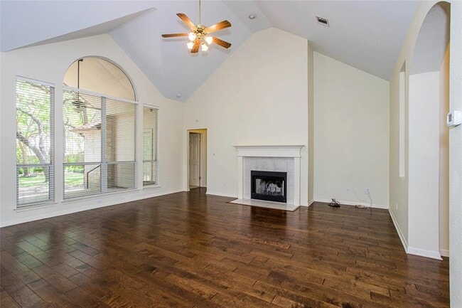 Building Photo - 3605 Bayton Dr